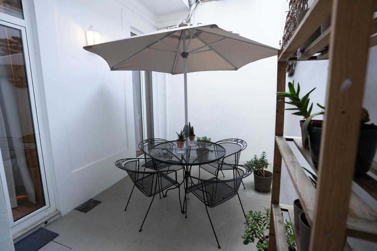 Downtown Porto Relaxed Apartment With Private Yard Exterior foto